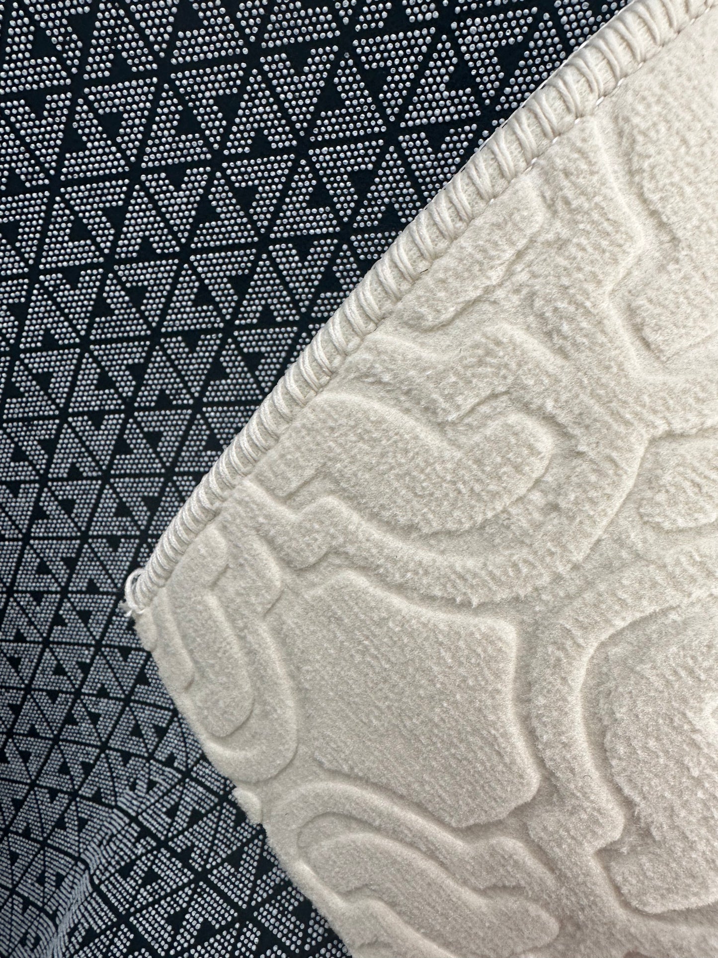 Tapis Passage Beige Relief – Lavable & Antidérapant – Découpe Personnalisée