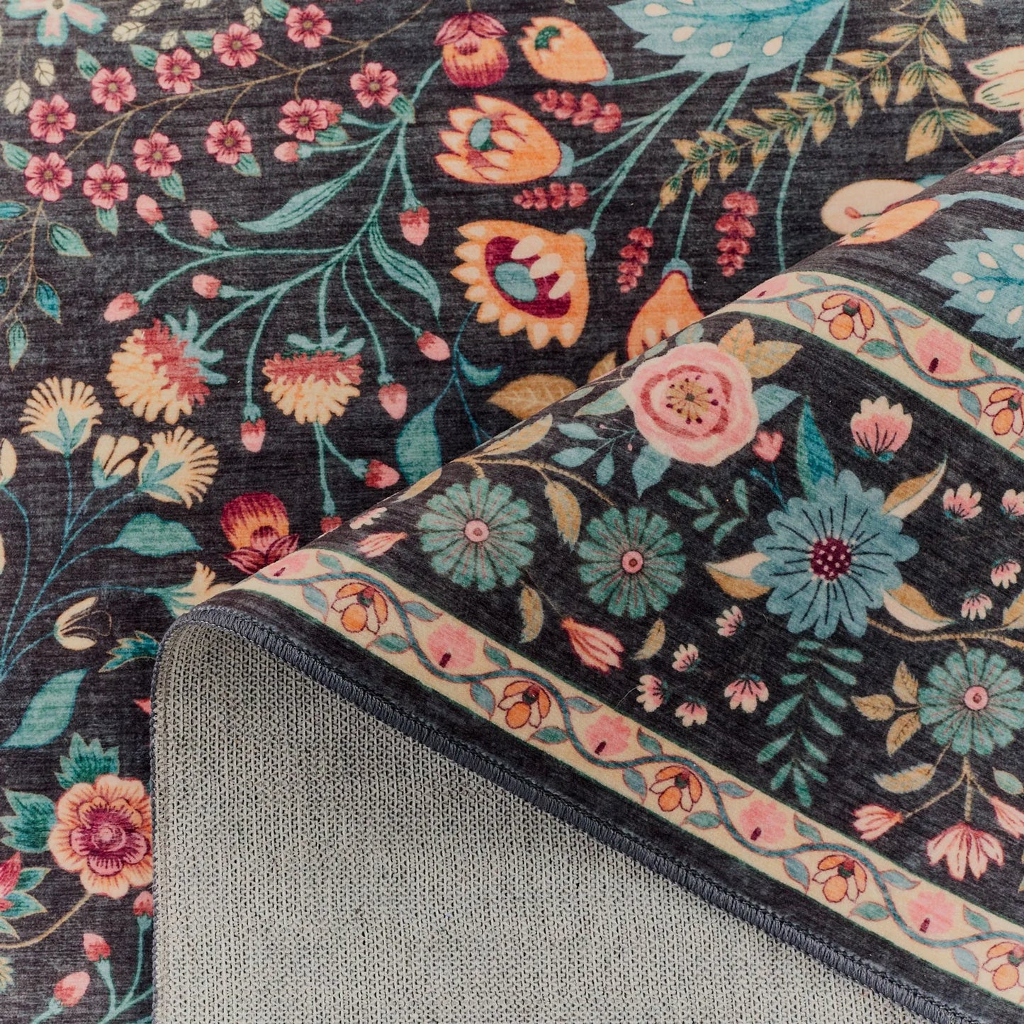 OTTOMAN – Tapis à Motifs Traditionnels Noir